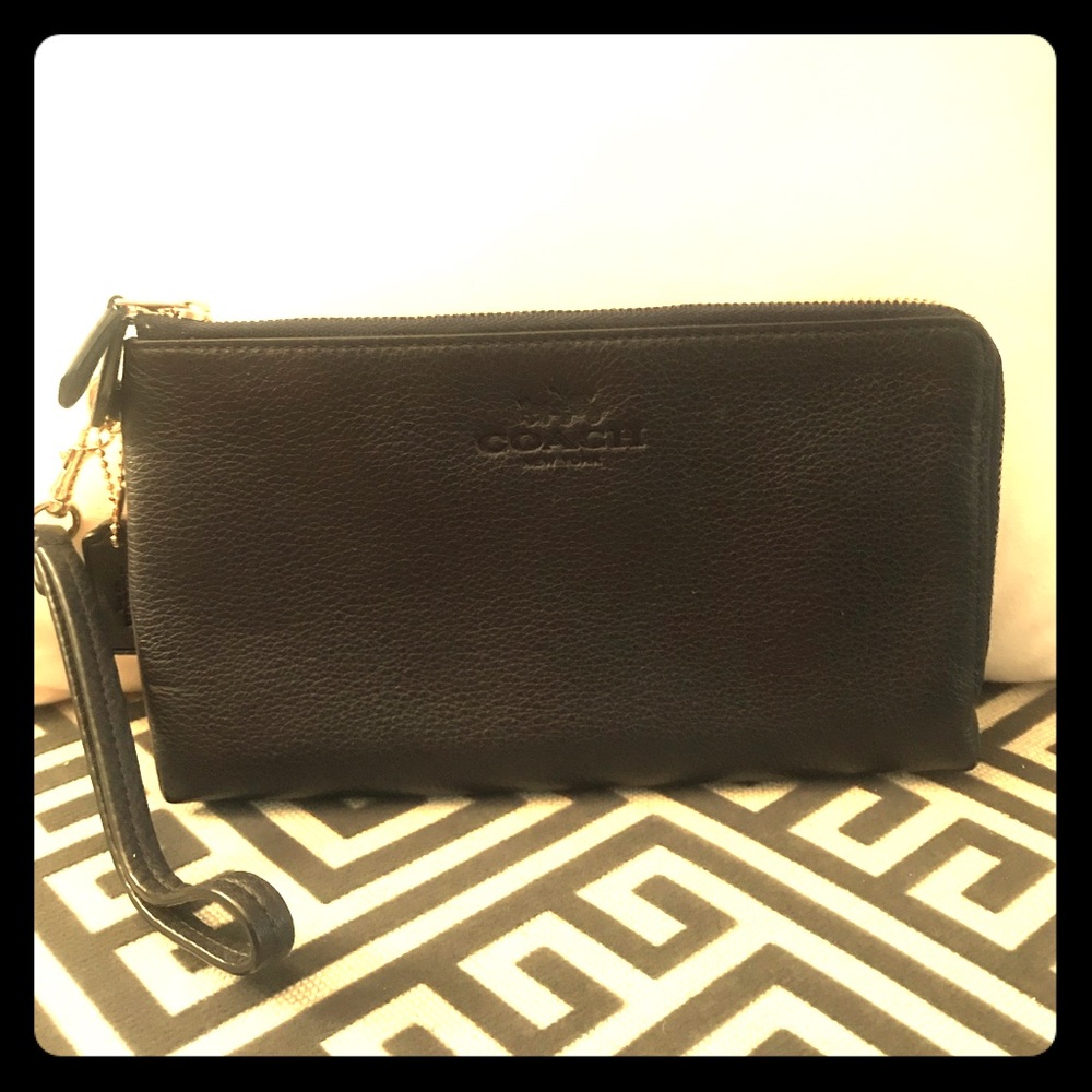 Coach Black Double Zipper Capacity Wristlet Wallet